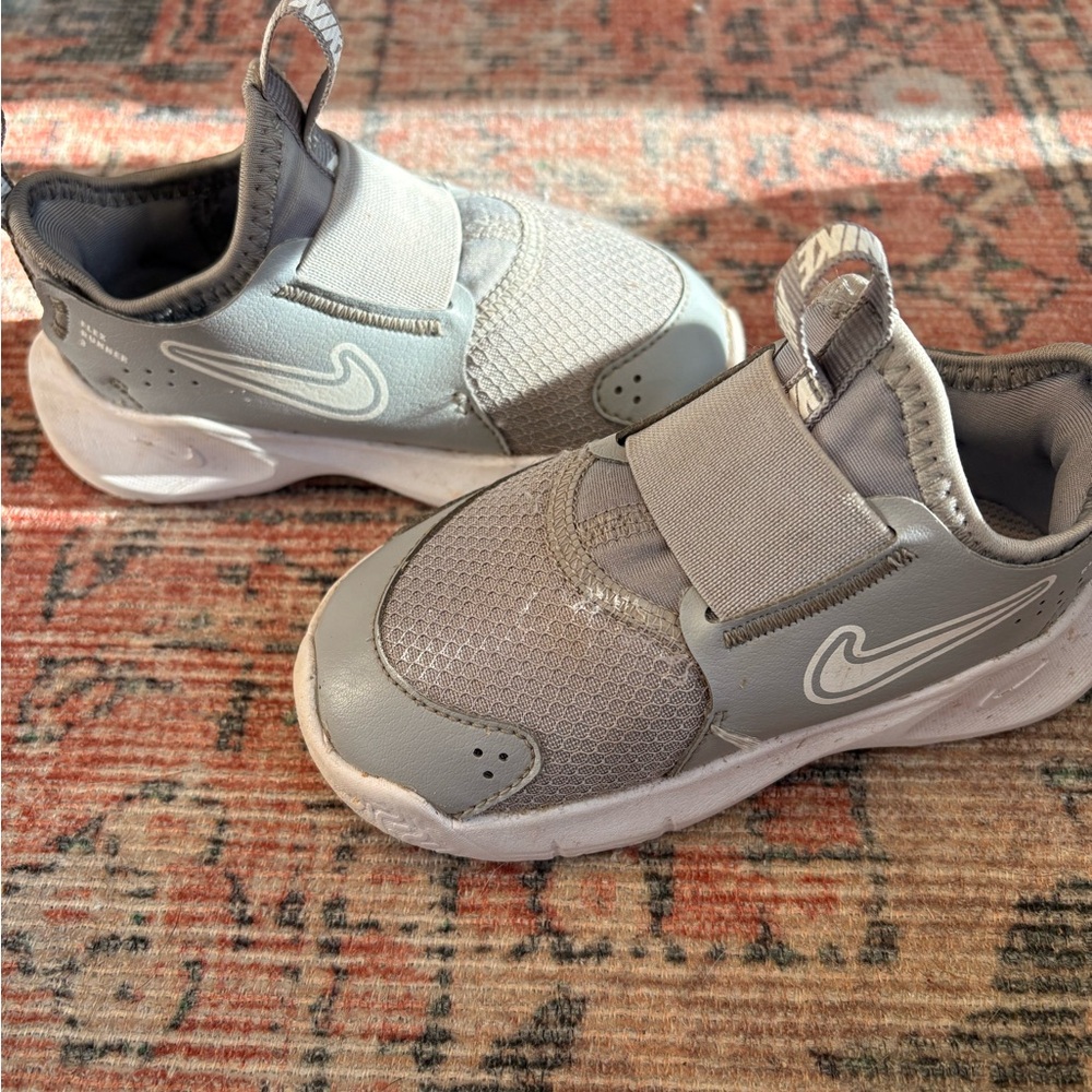 NIKE flex runner 3 - toddler size 7
